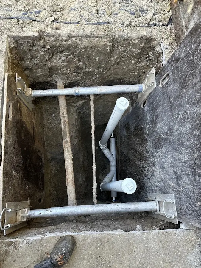 Experienced plumber completing Gas Line Repair work in Des Plaines